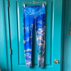 YOGA APPAREL WILD THING LEGGINGS SIZE MEDIUM